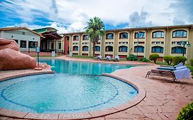M'Kango Golfview Hotel